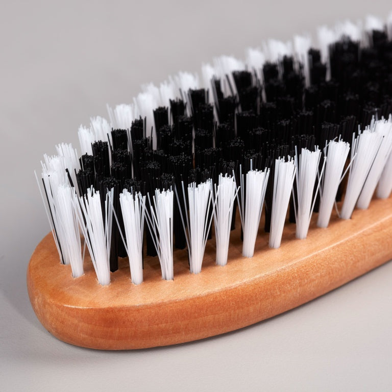 Elliott Clothes Brush Long Handle