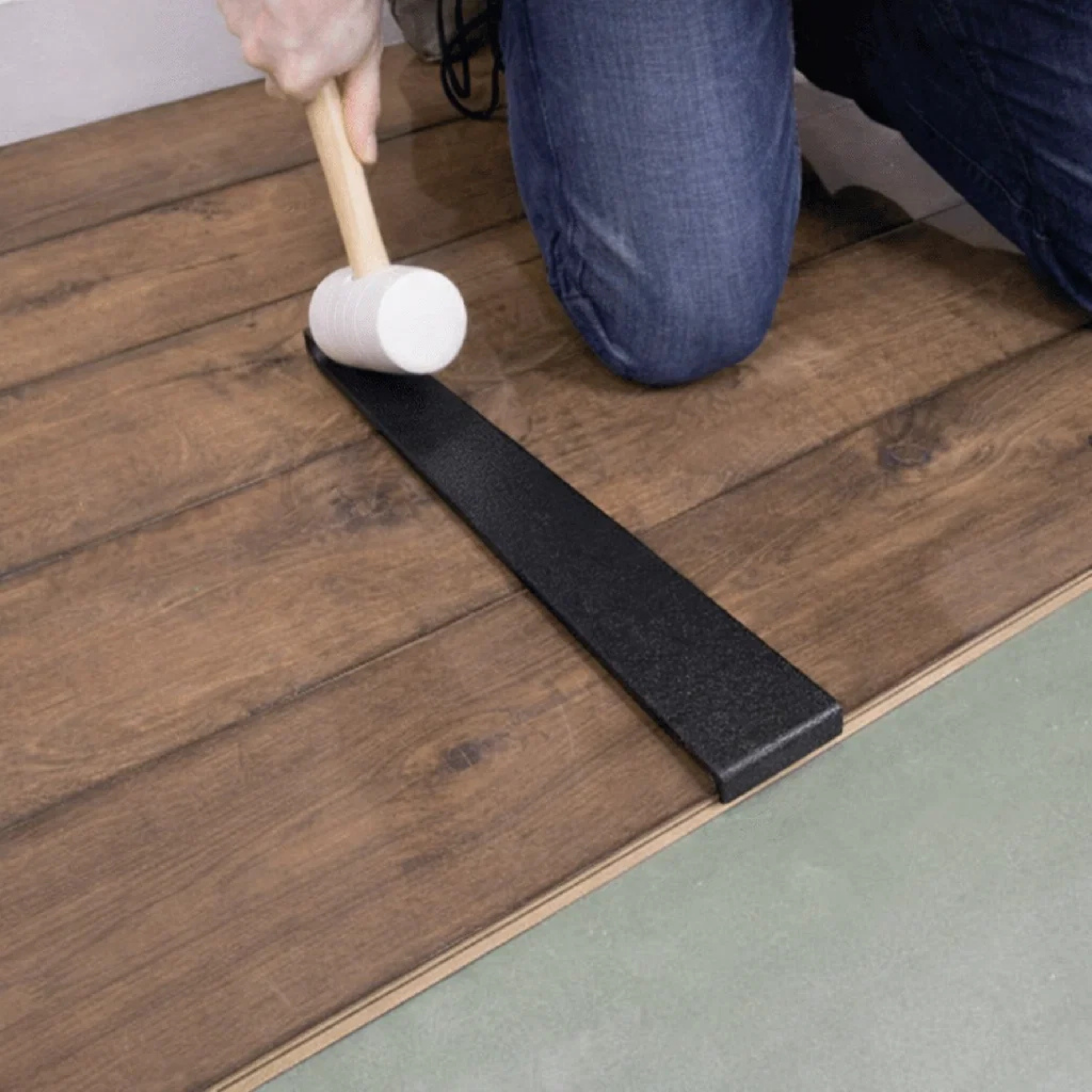 Vitrex Laminate Flooring Pull Bar | Heavy Duty Steel | Felt Pad Protection | Laminate & Hardwood Installation Tool