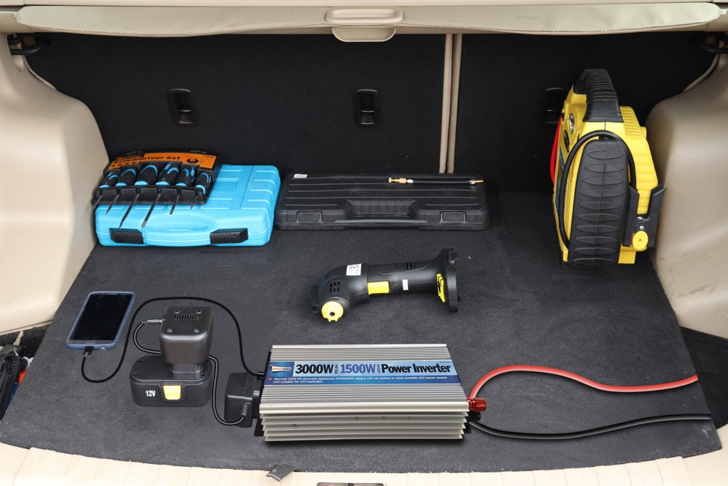 Streetwize Peak Inverter 1500 Watt / 3000 Watt