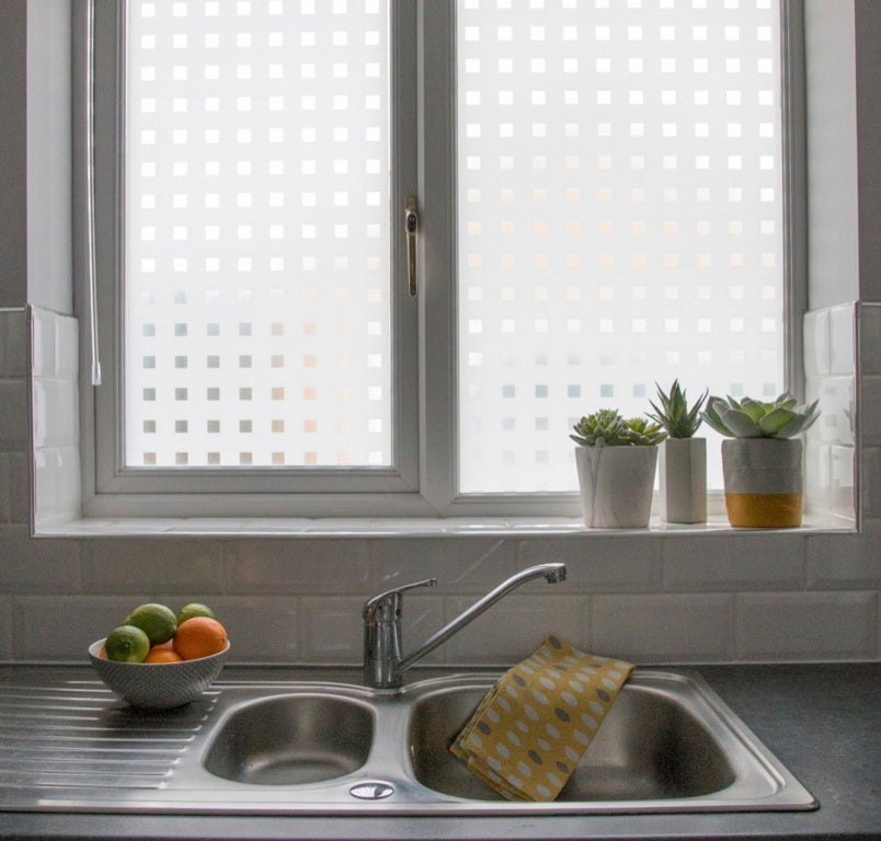 D C Fix�� Static Cling Window Film Caree 90cm X 1.5m