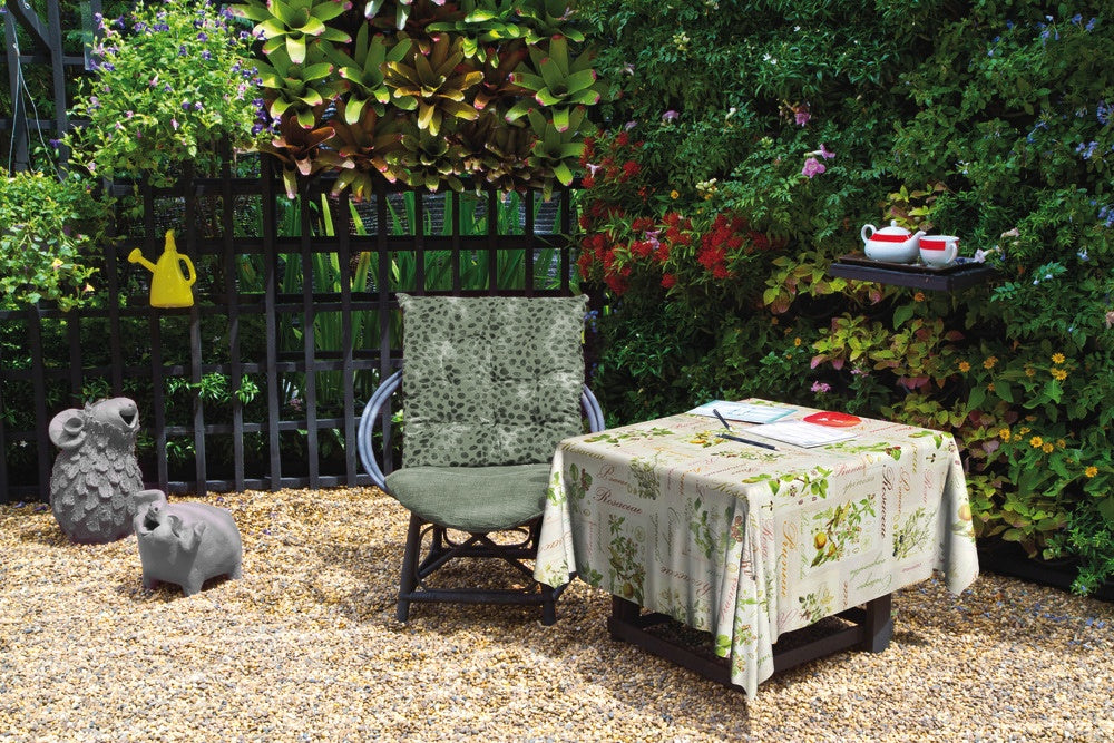 D C Fix�� Manhattan Tablecloth Rosalie 20m Roll X 140cm