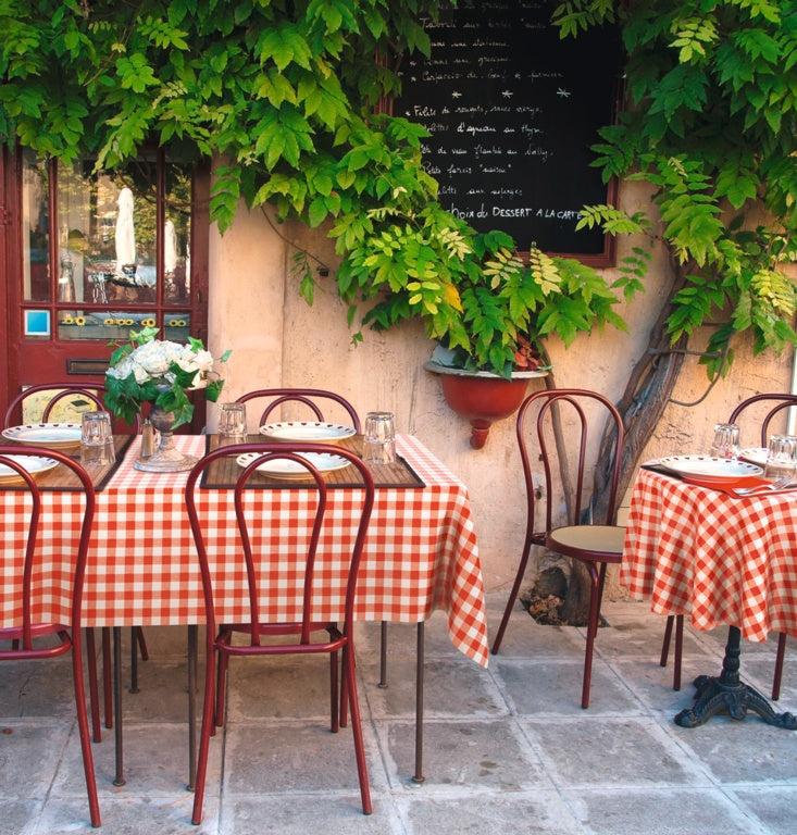 D C Fix�� Manhattan Tablecloth Avanti Red & White 20m Roll X 140cm