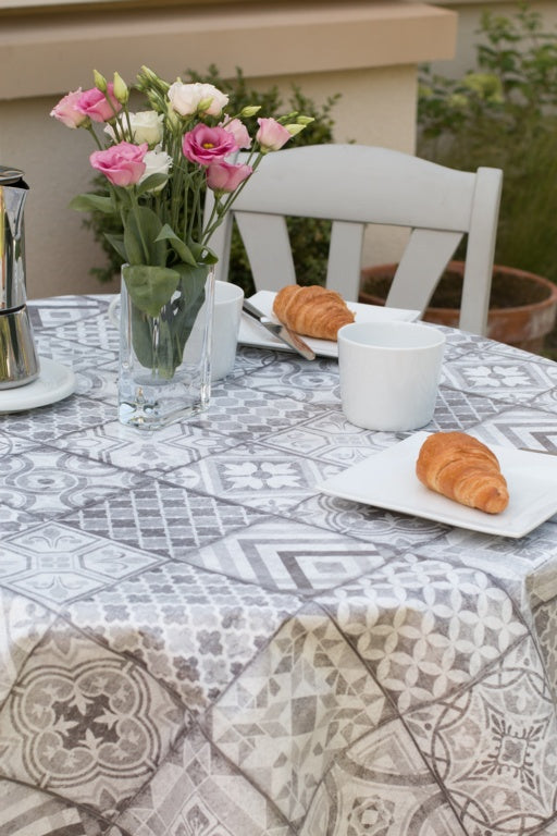 D C Fix�� Manhattan Tablecloth Visbi 20m Roll X 140cm