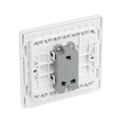 Bg 20a 1g 2 Way Plastic Switch Pearlescent White