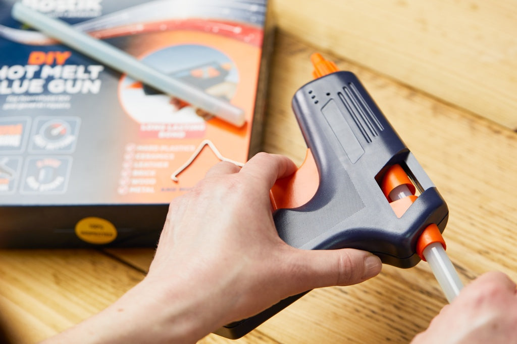 Bostik Diy Hot Melt Glue Gun Sticks (6 X 100mm)