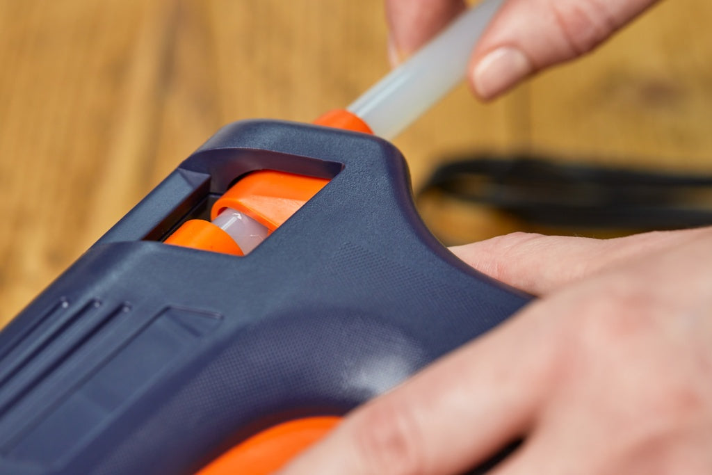 Bostik Diy Hot Melt Glue Gun Sticks (6 X 100mm)