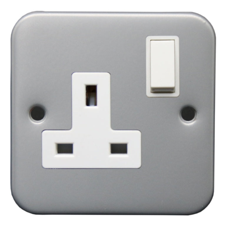 Securlec Metal Clad 1 Gang Switched Socket Double Pole 13 A
